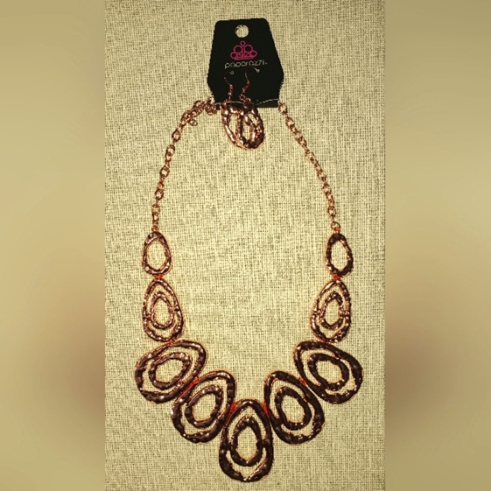 Paparazzi Necklace and Earring Set